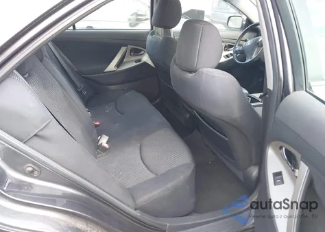 2010 Toyota Camry Se z USA, uszkodzony, nr VIN 4T1BF3EK5AU033715